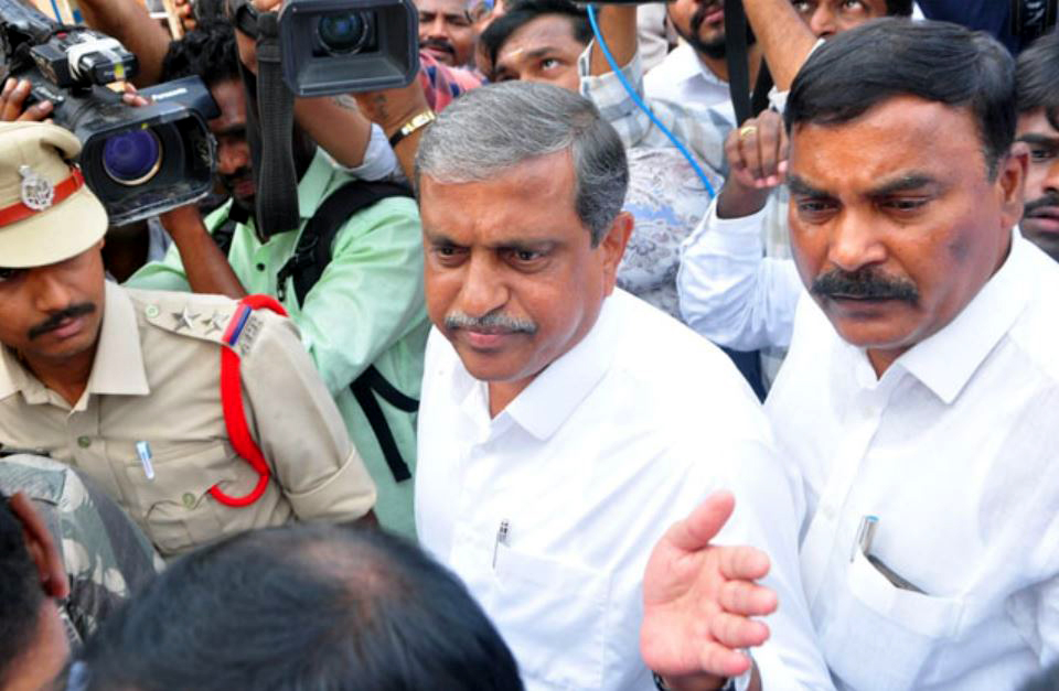 సీఐడీ చేతికి వెళ్లాక.. అరెస్టులే తరువాయి!