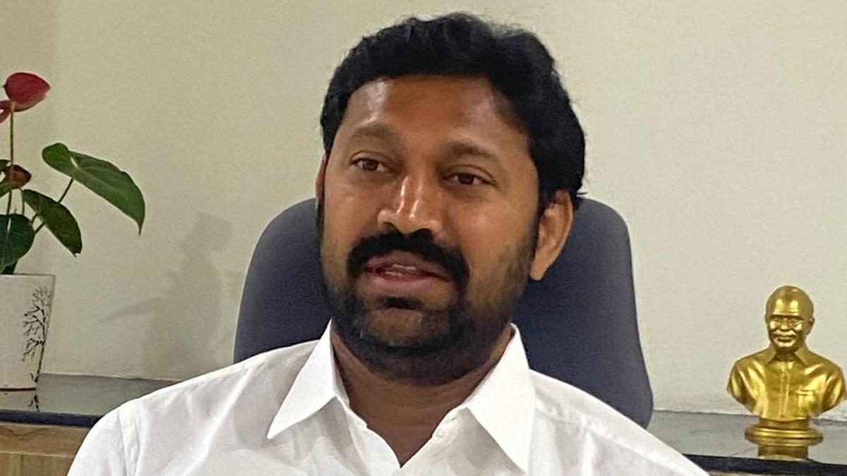 Police To Probe MP Avinash Reddy In Social Media cases