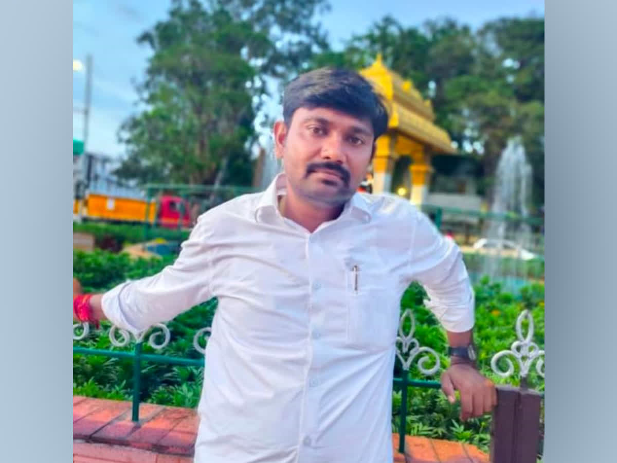 Police Visit YSRCP MP Avinash Reddy’s PA In Connection with Ravinder Reddy Case