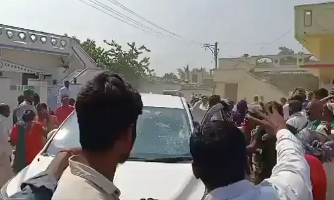 Vikarabad Collector Attacked By Villagers Over Pharma Company