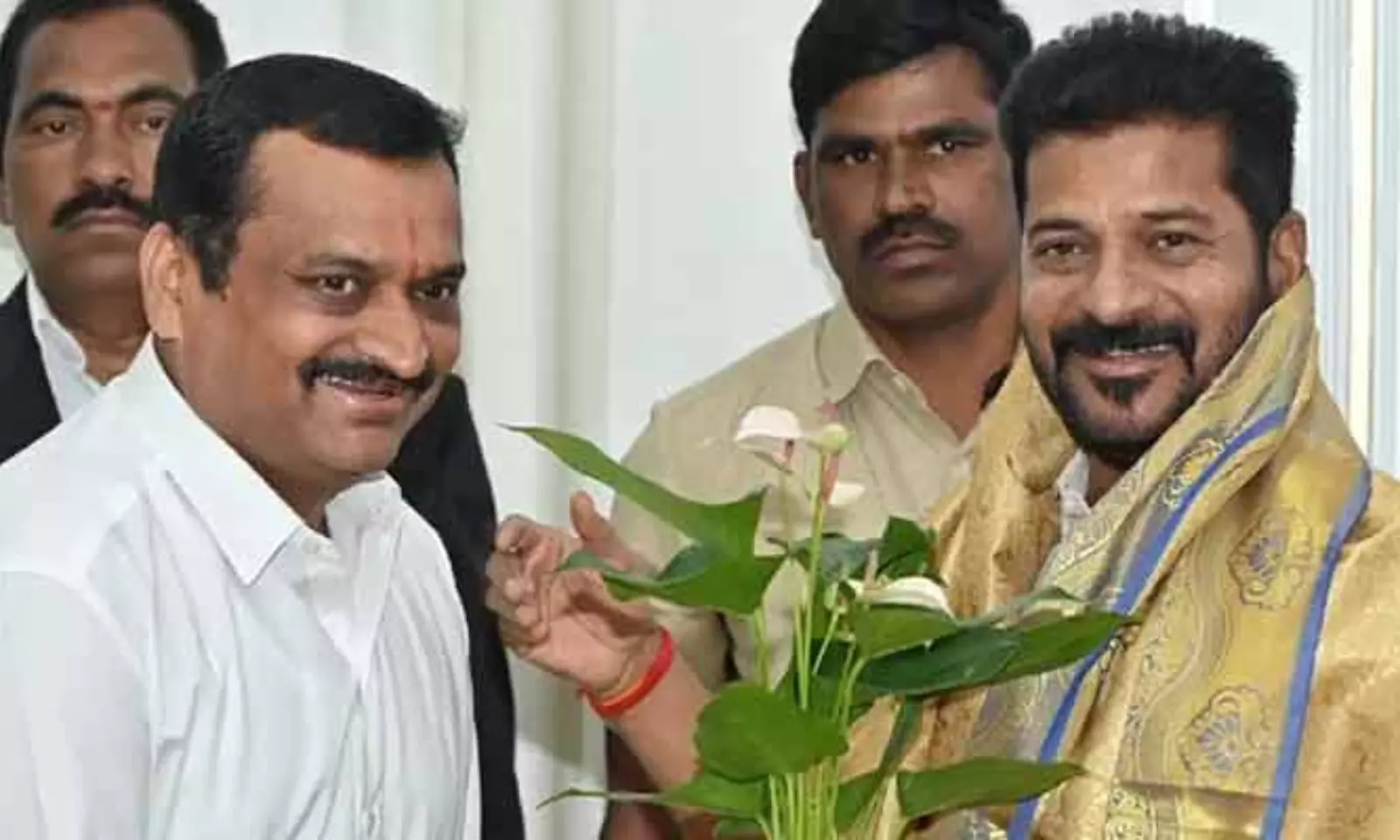 వారిని టార్గెట్‌ చేస్తూ…బండ్ల గణేష్‌ పోస్ట్‌!