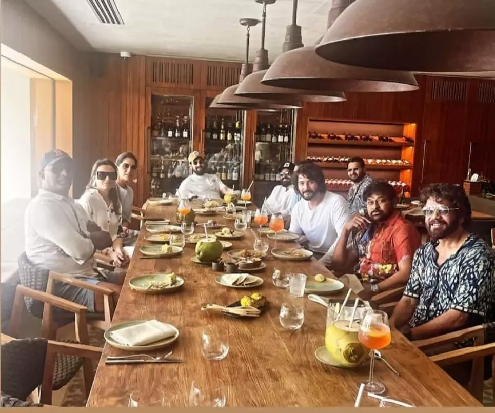 Chiranjeevi, Nagarjuna, and Mahesh Babu Spotted Together in Rare Photo, Fans Excited