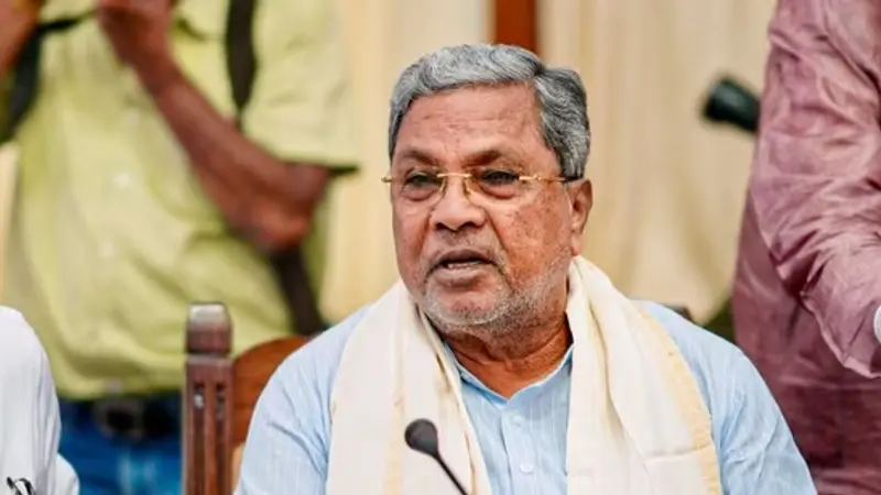 Lokayukta police summons Karnataka CM Siddaramaiah For Questioning