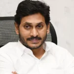 సభకు వెళ్లరు గానీ సభాసంఘం చోటు కావాలిట!