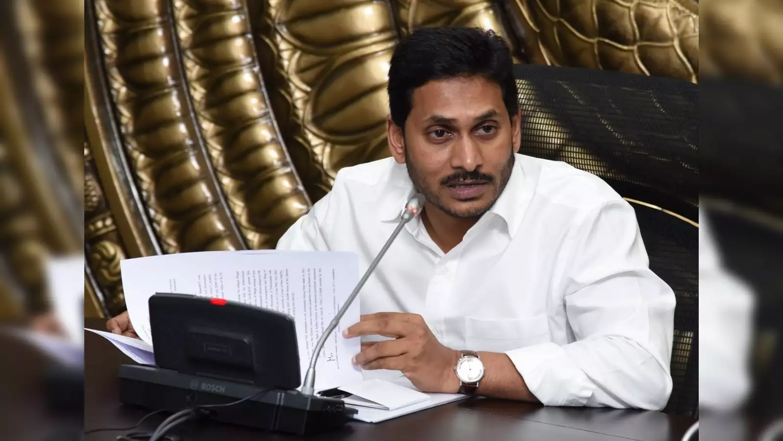 జగన్ డ్రామా : క్రెడిట్ కావాలా నాయనా?