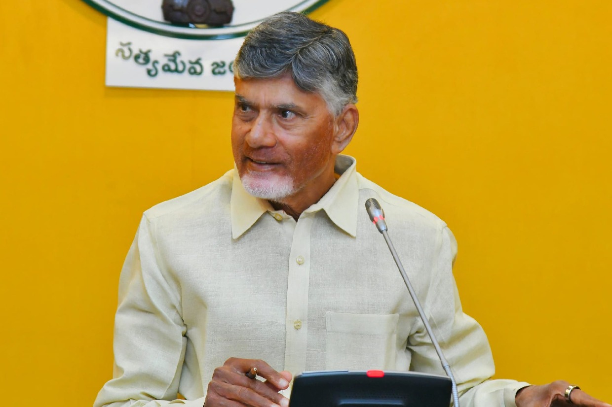 Chandrababu seeks `Smart Work’ From Employees, Need Not stay In offices After 6 PM