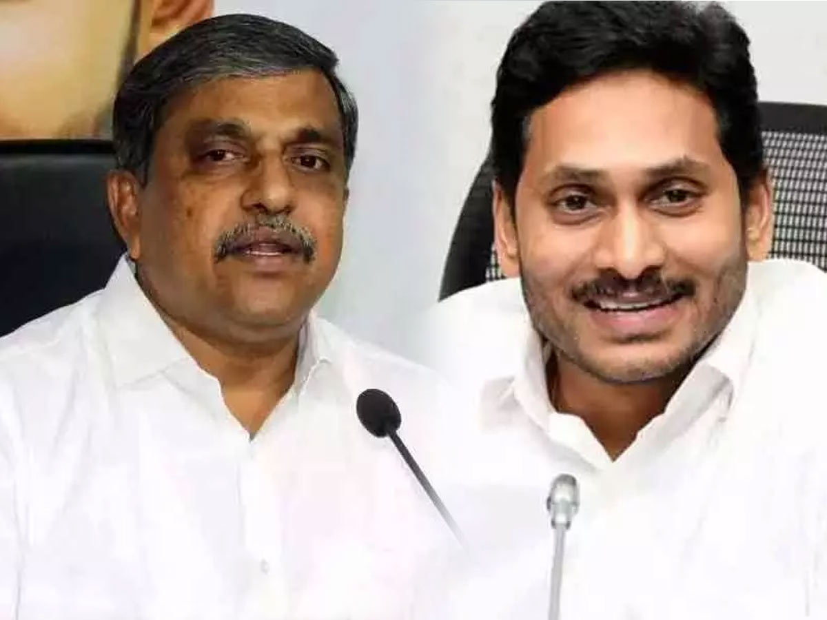 కత్తి ఝుళిపించాక జడుసుకుంటున్న వైసీపీ మూకలు!