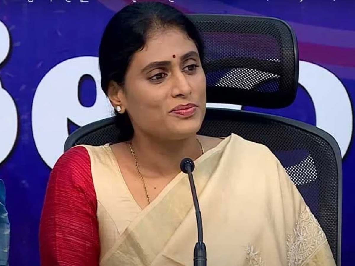 YS Sharmila Flays Both TDP And  YSRCP Joined Hands with BJP, competing To Form Alliances