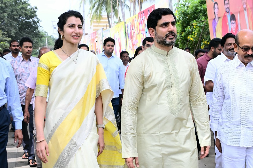 Nara Lokesh Promotes Mangalagiri Handlooms During Sankranti Celebrations