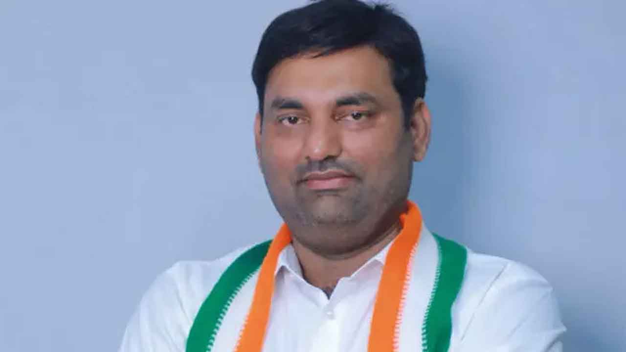 Congress MLA Anirudh Reddy Admitted He Held `Rebellion MLAs’ Meet!