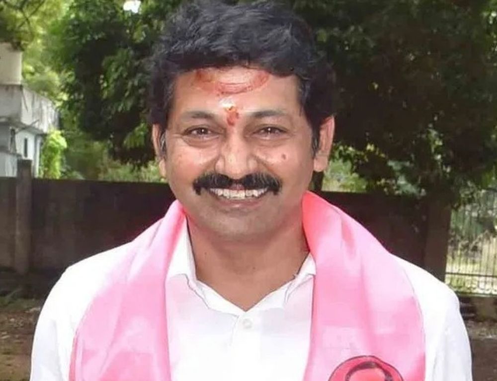 Cockfight And casino Row In Farmhouse Row Around BRS MLC Srinivas Reddy