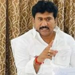 మాజీ అయినా గానీ ఓవరాక్షన్ తగ్గలేదు!