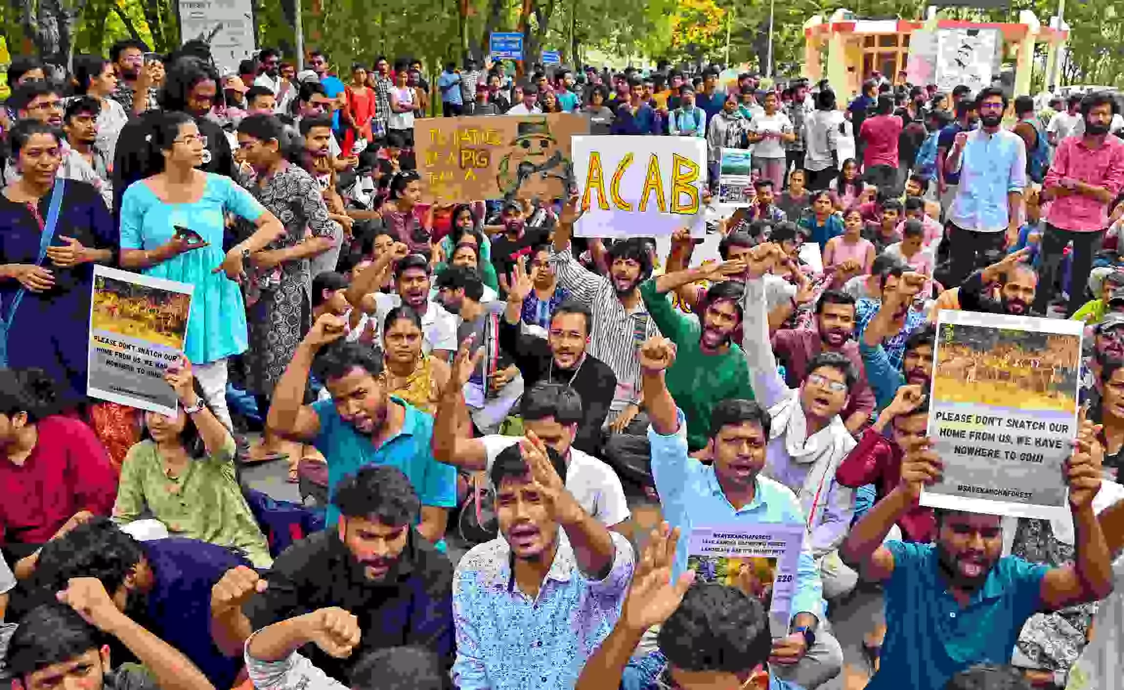 UoH students joyful over Supreme Court’s order To stop Land Acquiring