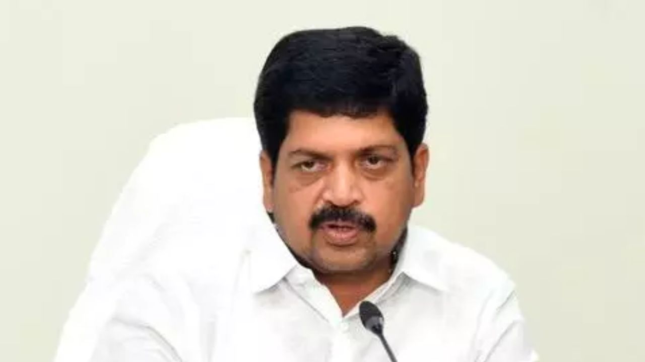 Minister Kollu Ravindra seeks A criminal case on Jagan For His Inappropriate comments on police