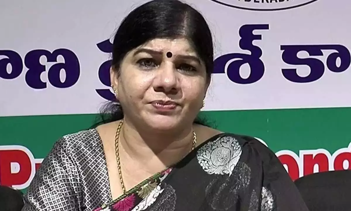 Vertical Division In Telangana Mahila Congress Among Sunita Rao, Mahesh Goud