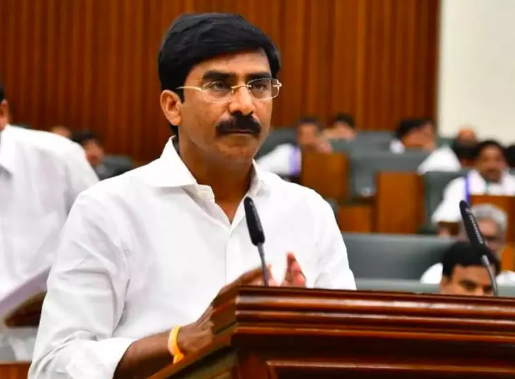 Public Uproar Against Kavali CI’s `Royal Treatment’ To YSRCP’s Ex. MLA