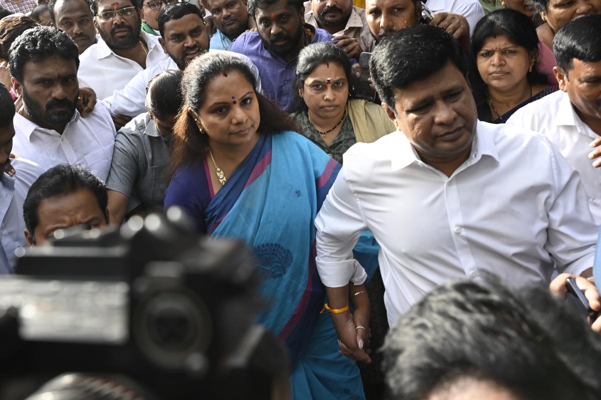 BRS Leader Kavitha Gears Up For Protest Against Kaleshwaram Notice To KCR