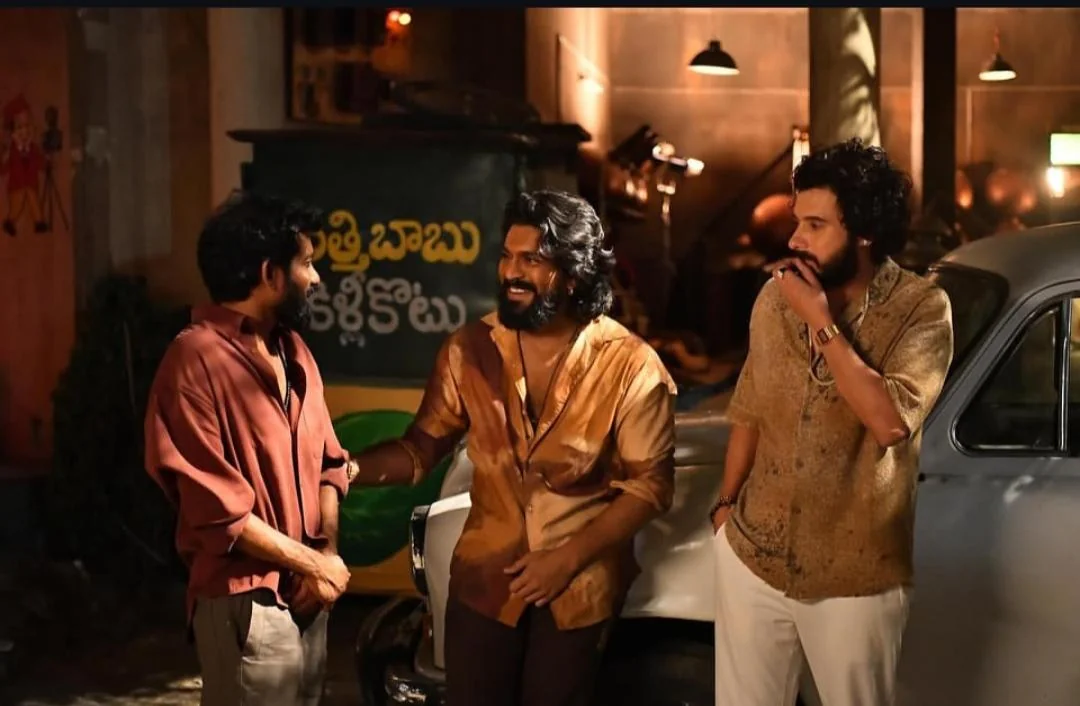 సెట్స్‌ లో పెద్ది, మున్నా భయ్యాతో బుచ్చిబాబు!