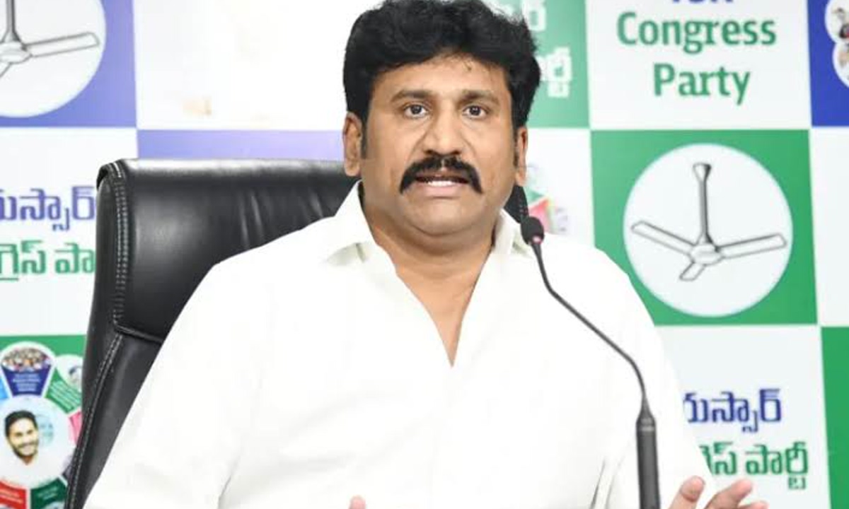 DGP serious over police Role In Former YSP MLA Prakash Reddy Avoiding Arrest