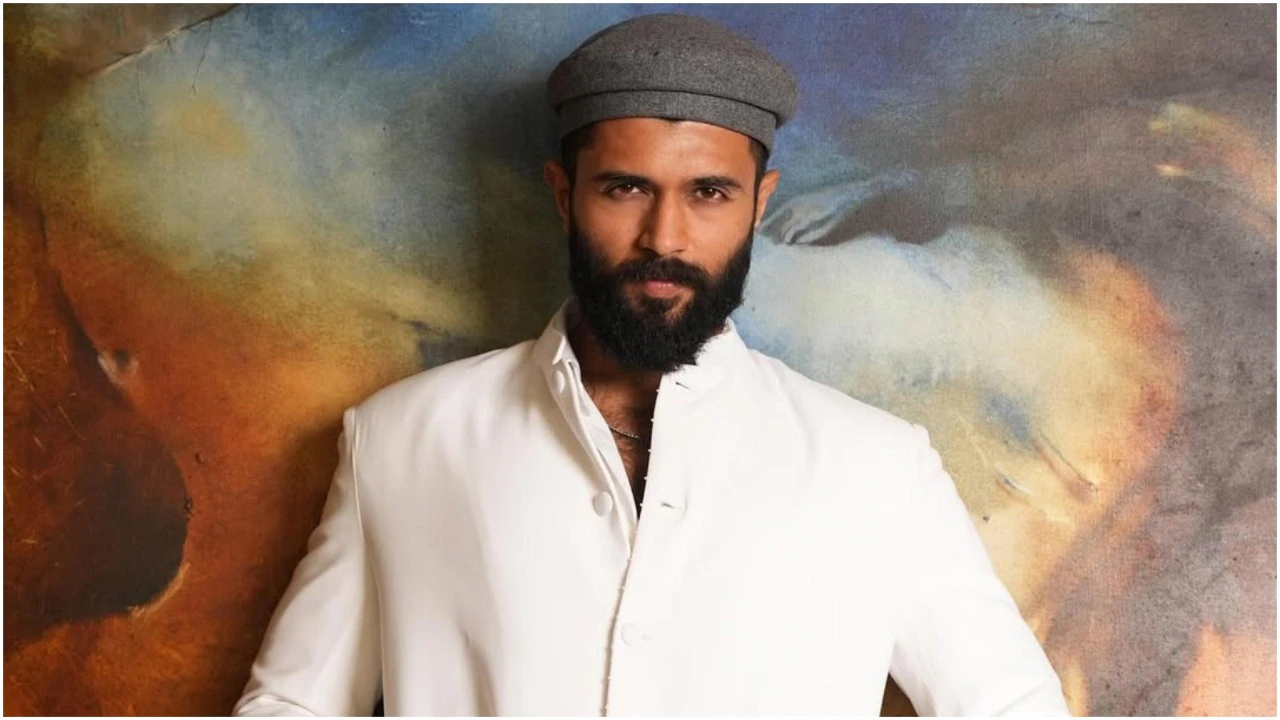 Vijay Deverakonda Advocates For Pan-India Star Collaborations At WAVES Summit