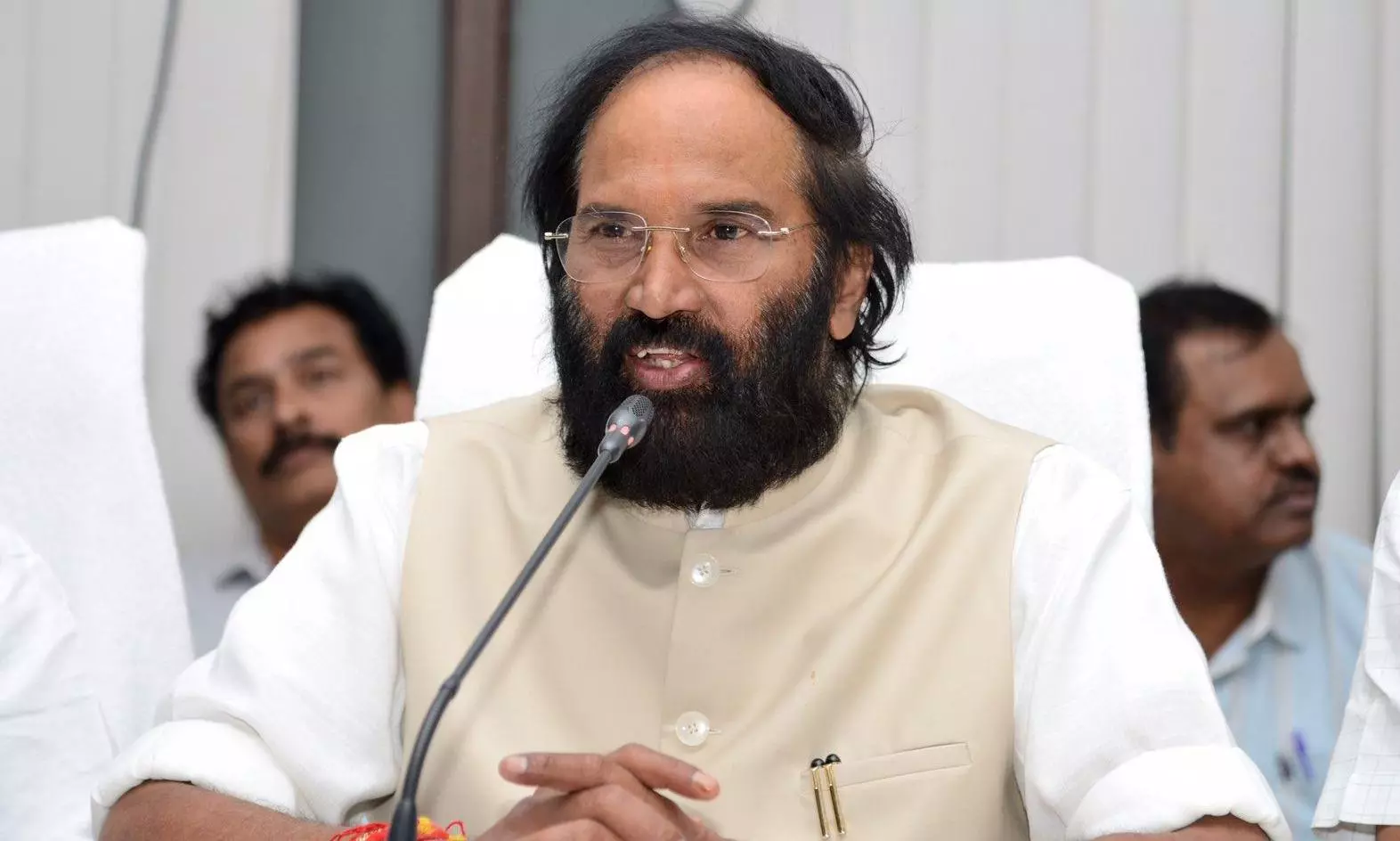Uttam Kumar Reddy Asks Center To stop AP To Go Ahead on Banakacharla project