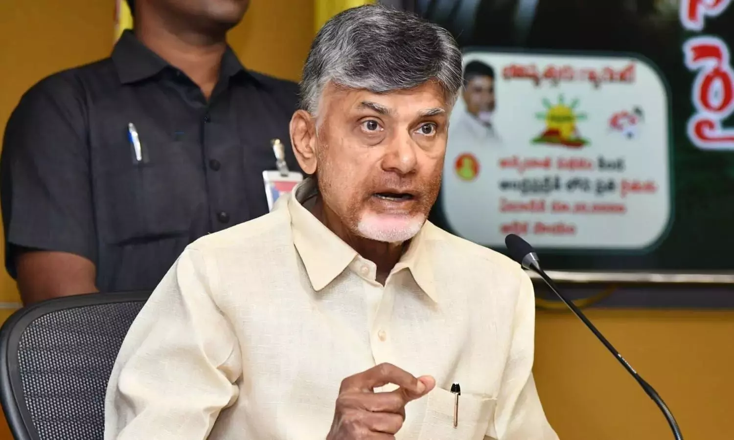 చంద్రబాబు మాటలే కార్యకర్తలకు కొండంత బలం!