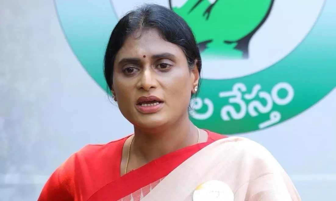 Sharmila confirms Her phone was Tapped By KCR Regime For The sake of Her Brother Jagan