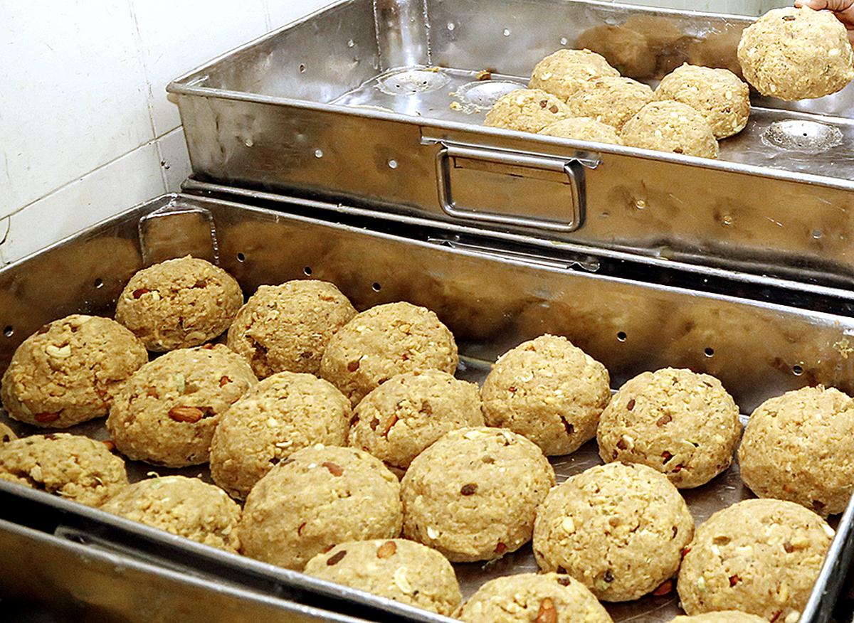 CBI says chemicals Mixed In palm oil Used As Ghee For Laddu prasadam At Tirumala, other Temples