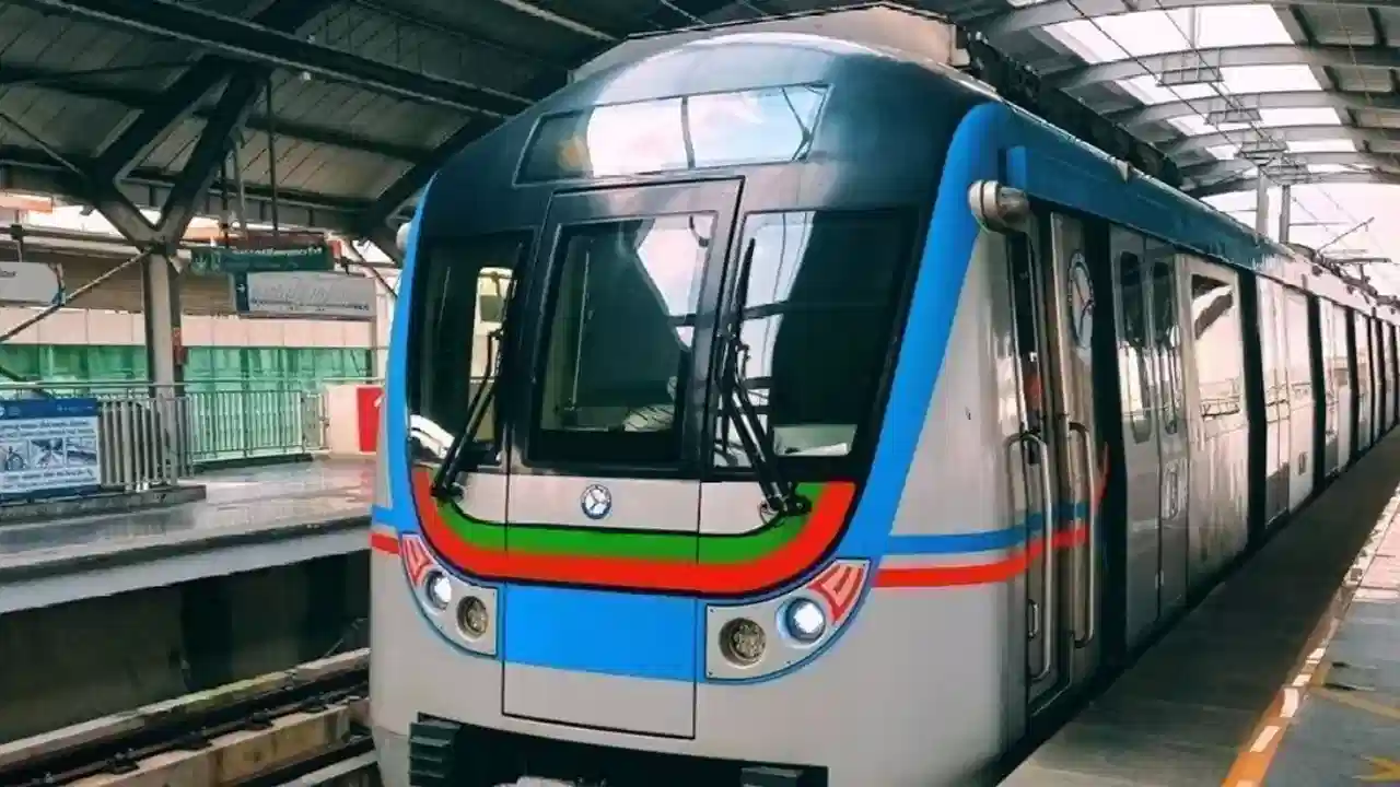 Hyderabad Metro Phase 2 Halted Near Heritage Sites As High Court Issues Interim Orders