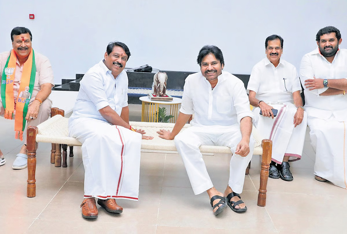 Pawan Kalyan’s Traditional Look Goes Viral