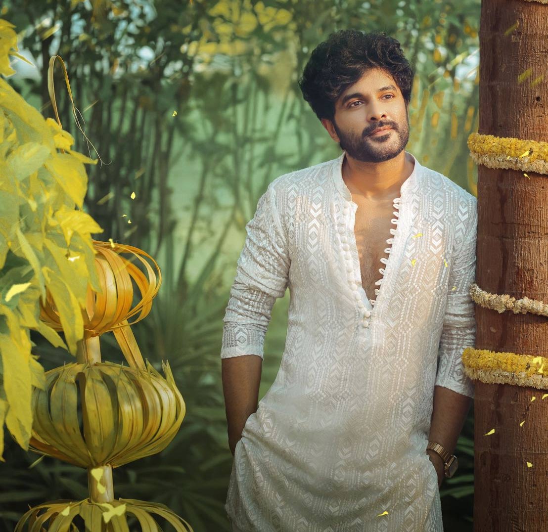 ఏక కాలంలో రెండు పనులు..స్టార్‌ బాయ్‌ నా..మజాకా నా..!