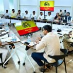 CM Chandrababu Asks TDP MPs To Discuss on political Leaders Involved In crimes During Parliament session