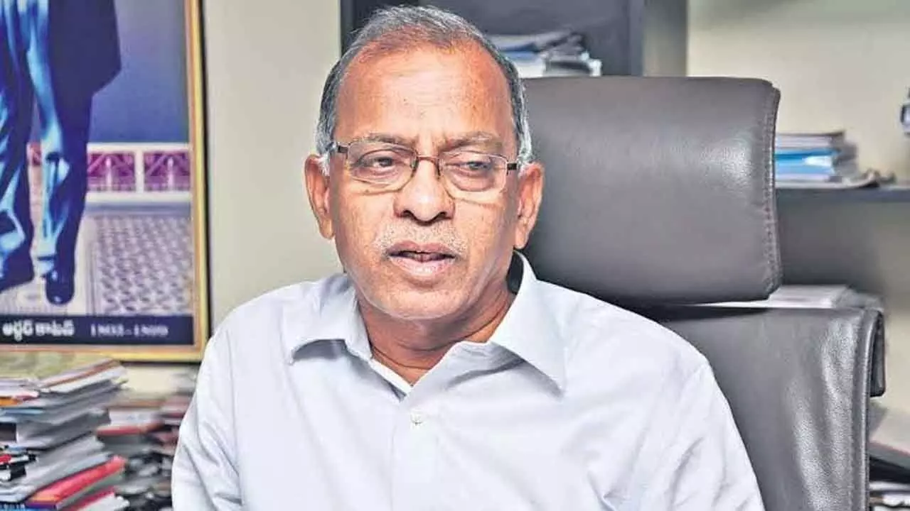 ACB Detained Retired ENC Muralidhar Rao In Kaleswaram Irregularities Row