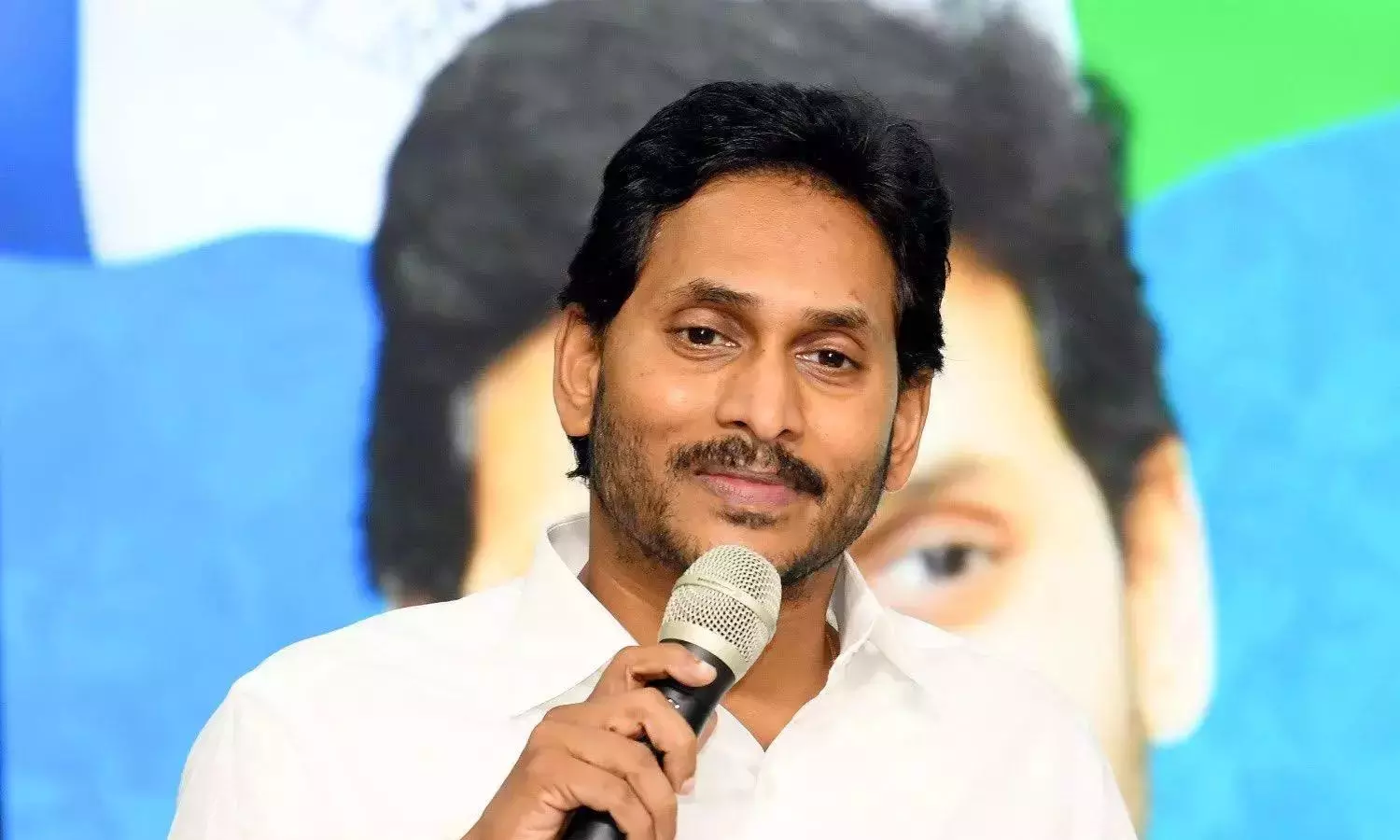 జగన్‌కు గడ్డు భవిష్యత్తు ఇవ్వనున్న వాచాలత్వం!