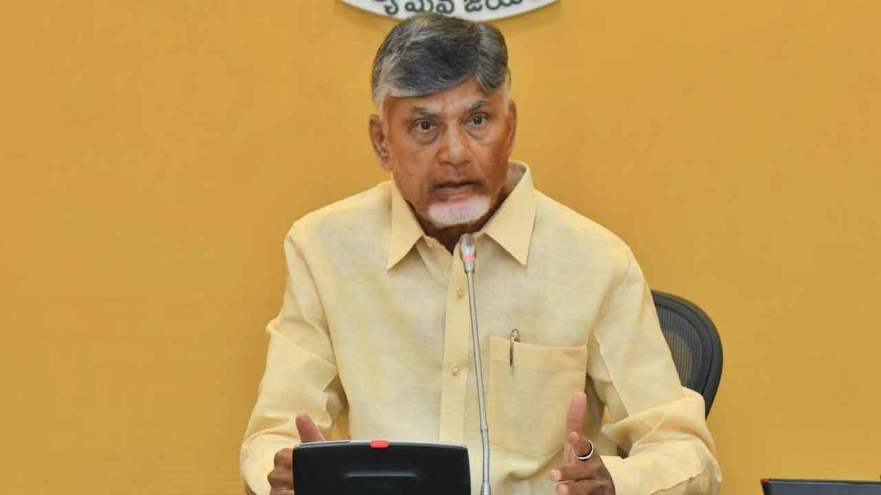 CM Chandrababu Asked Telugu people creating wealth Abroad should Not Forget Their Birthplace