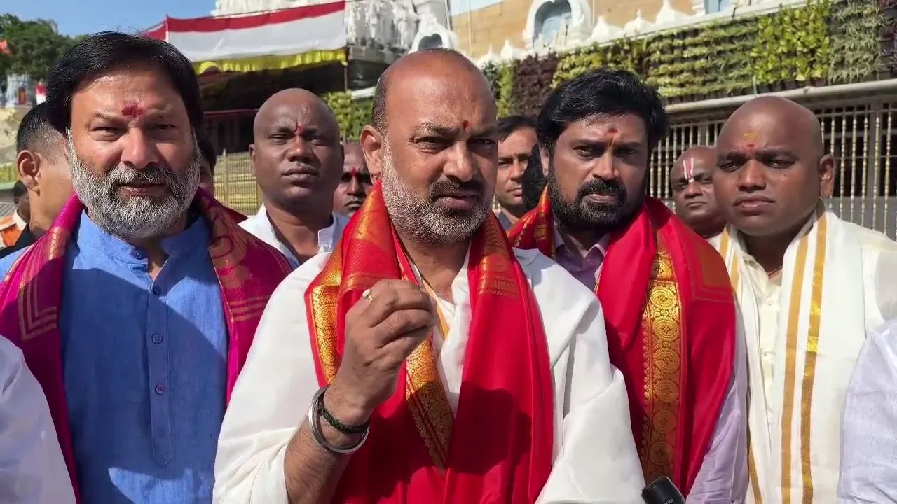 Alleging 1,000 Non-Hindus working In TTD, Bandi Sanjay Demands To Remove Them