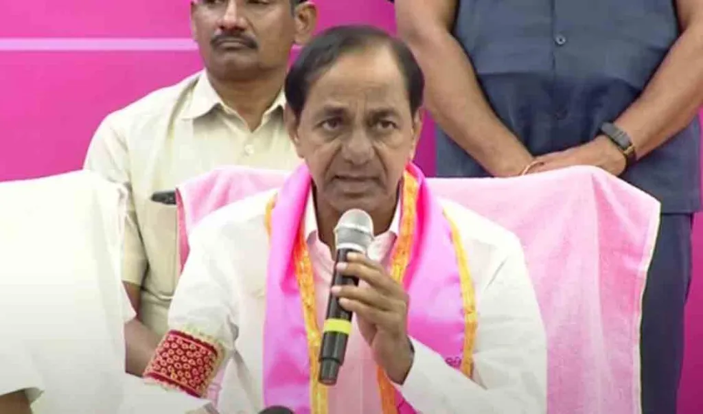KCR Directing party Leaders To prepare Action plan To Depose Government on Farmer Issues