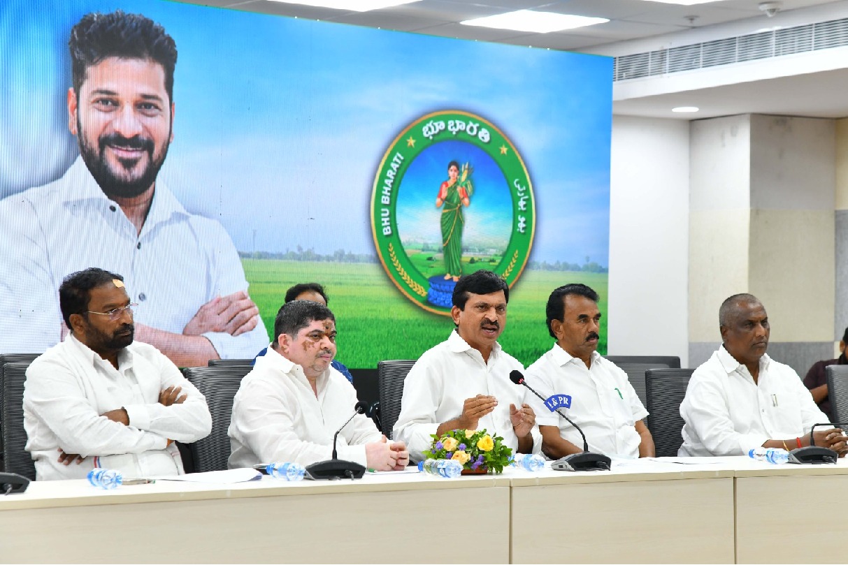 Telangana Cabinet Decides To Bring Ordinance on 42% BC Reservations