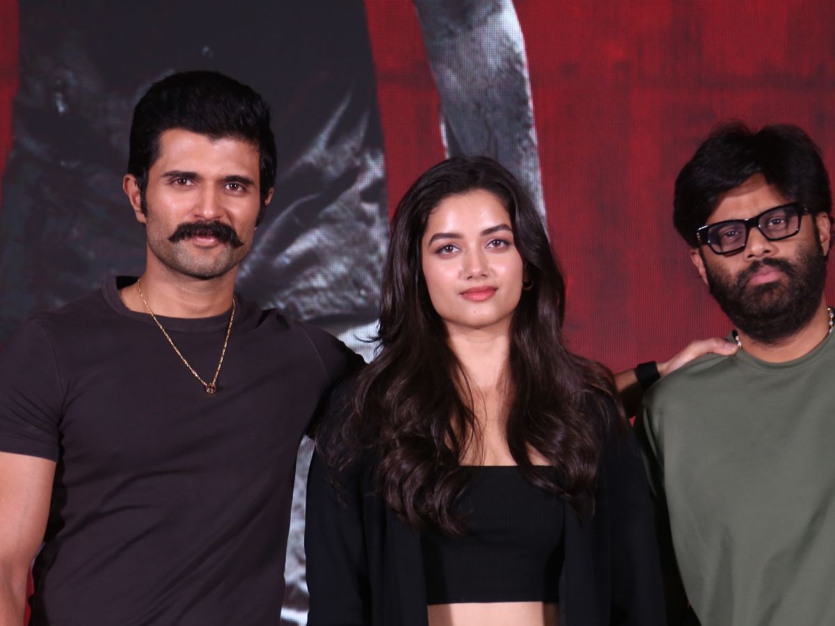 బుక్ మై షోలో ‘కింగ్డమ్’ మాస్ జాతర!