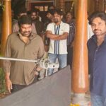 Chiranjeevi Visits Ustaad Bhagat Singh Set, Mega Fans Delighted