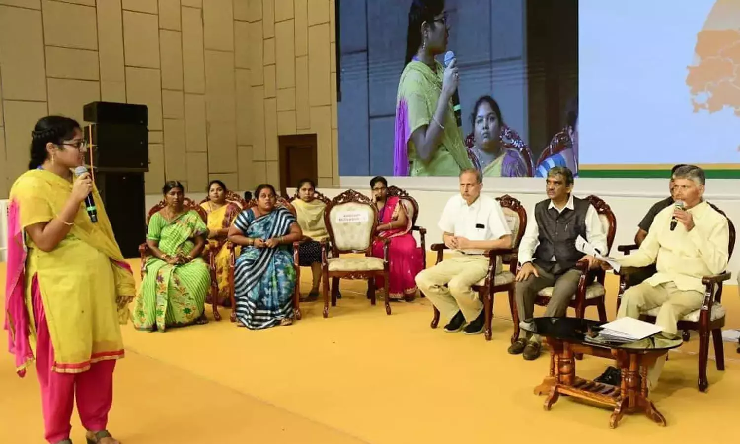 బంగారు కుటుంబాలు ఓకే.. మార్గదర్శులు మూడో వంతే!