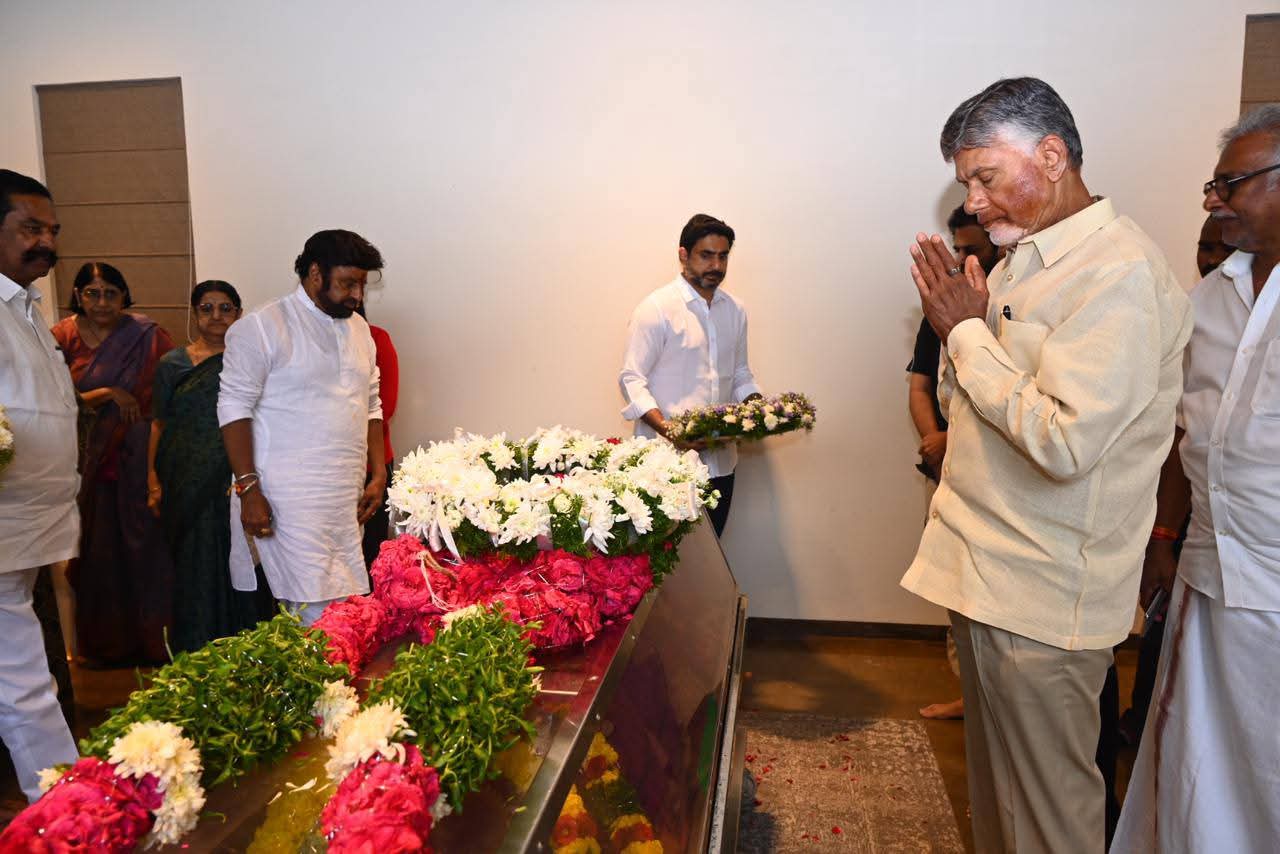 Chandrababu Pays Tribute as Nandamuri Jayakrishna’s Wife Padmaja Passes Away