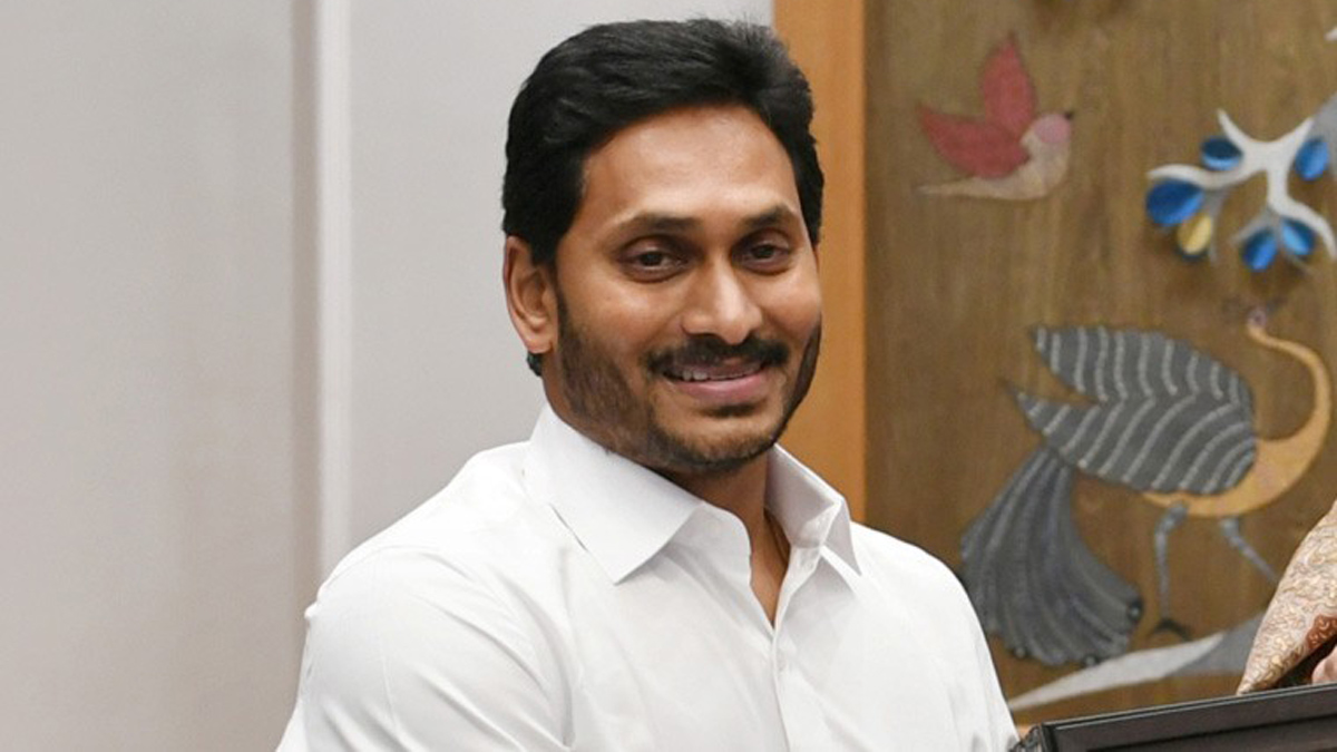 జగన్ భక్త ఐపీఎస్ లకు చేదు అనుభవాలు