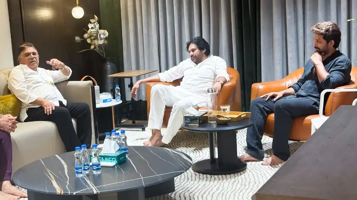 Pawan Kalyan Condoles Allu Family After Kanakaratnamma’s Demise