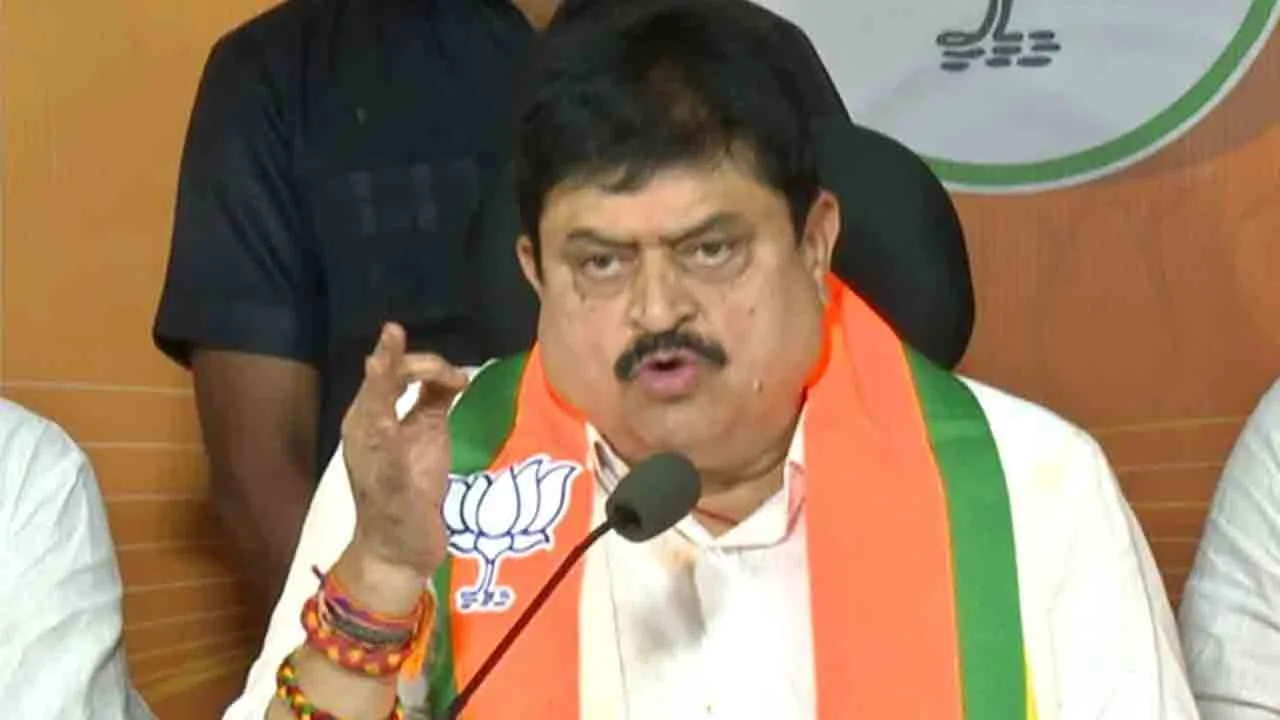 Telangana BJP chief Rao says 5 BRS MLAs Ready To join BJP, Ex MLA Balaraju joining on 10th