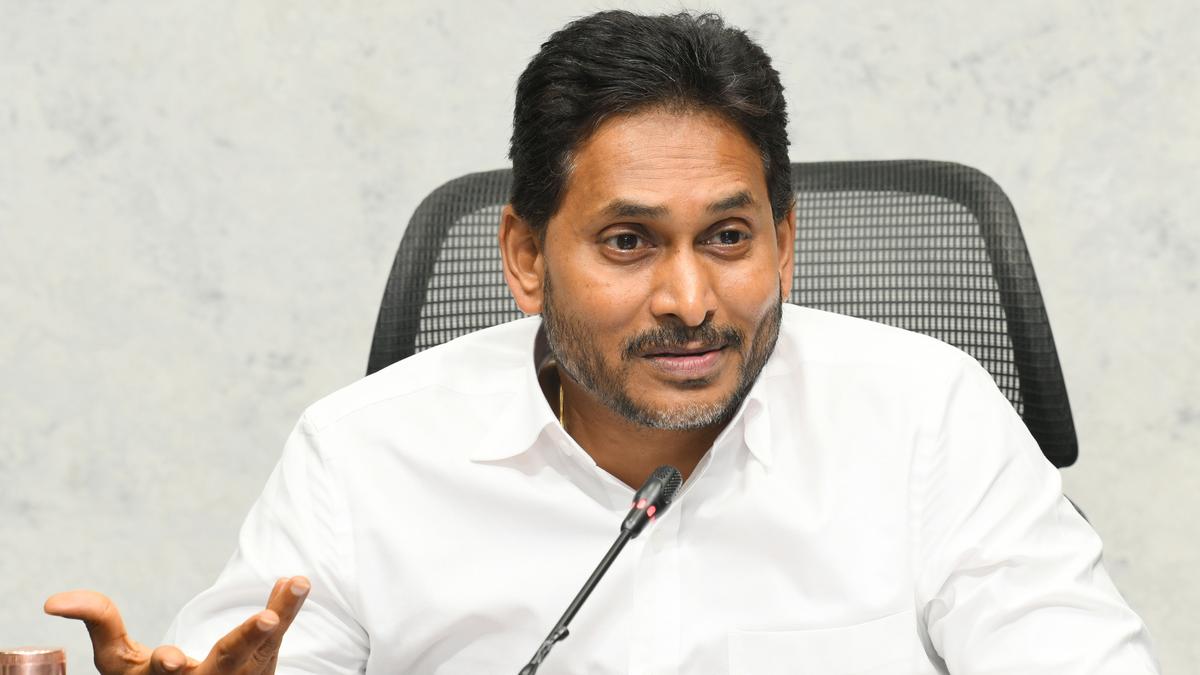 వేరే గతిలేదు : టీడీపీ, జనసేన బాటలోనే నడవనున్న జగన్!