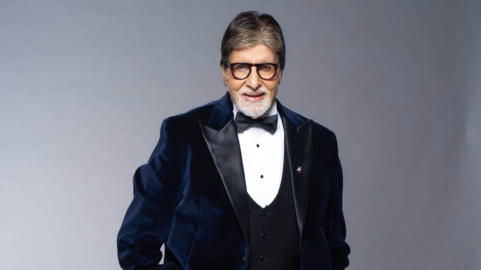 Amitabh Bachchan’s Ganpati Donation Sparks Social Media Debate