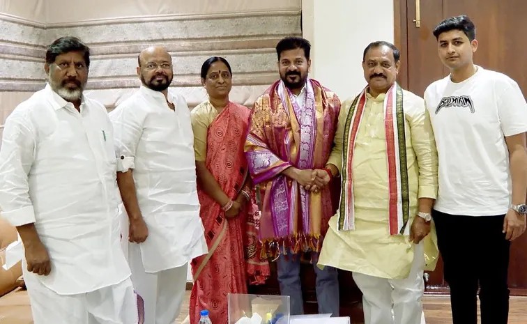 Konda Surekha couple met CM Revanth Reddy to greet on Diwali, put an end to recent differences