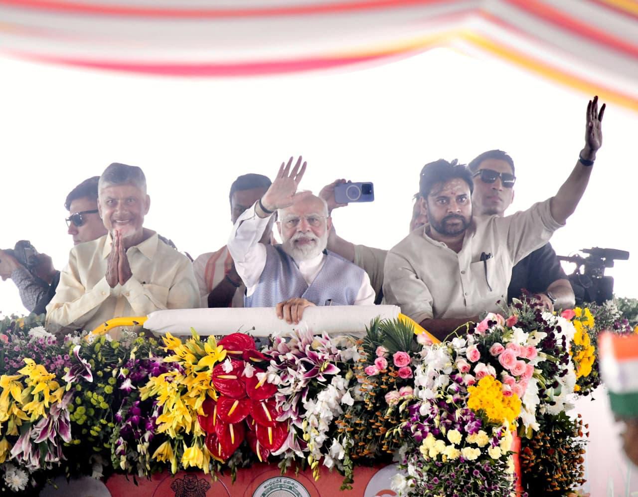 PM Modi expresses happy during his AP visit he launched many projects, empowering citizens